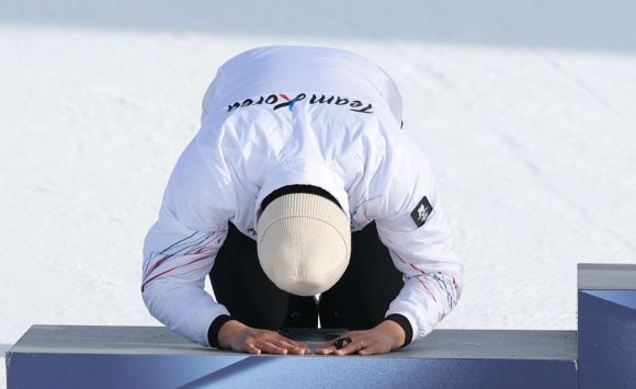 "와이프, 가족들 고생했다" 눈물…'깜짝 銀' 스노보더 김상겸, 韓 올림픽 '400번째 메달' 주인공(종합)