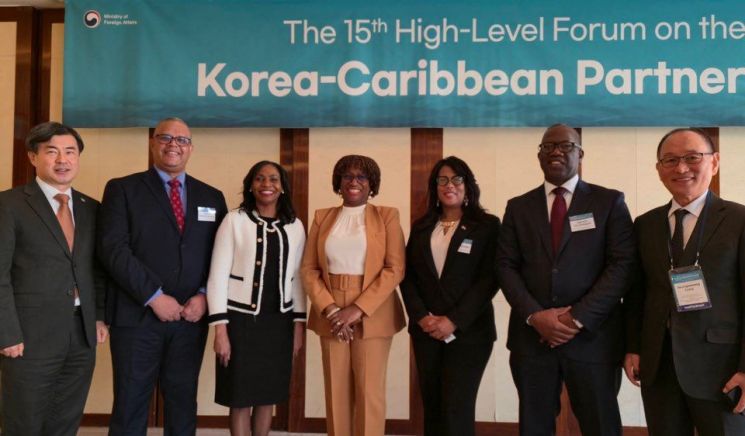 Outreach to overseas countries for the 15th Korea-Caribbean High-Level Forum last November. Provided by the Yeosu World Islands Expo Organizing Committee.