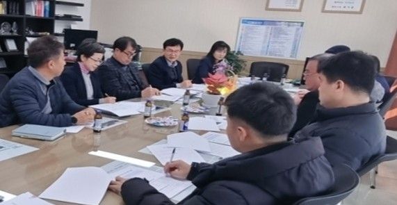 영천시는 지난 6일 관계 공무원과 지역 농업인, RPC 대표가 참석한 가운데 공공비축미곡 매입 품종 관련 간담회를 개최했다. 영천시 제공