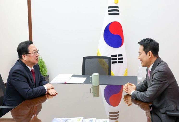 왼쪽부터 이장우 대전시장, 장동혁 국민의힘 대표(사진=대전시 제공)