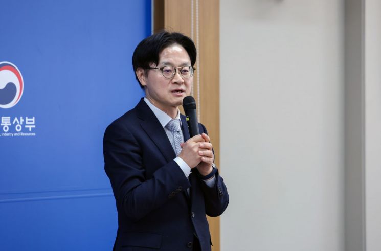 김정관 "대미특별법 통과시 관세 유예 가능성 높아…인상 막는 데 총력"