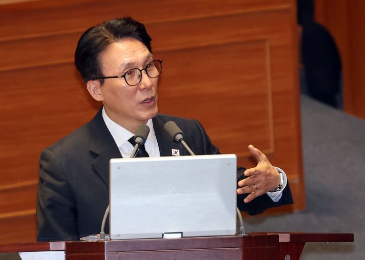 金총리 "서울시 '감사의 정원', 필요절차 안 밟아…공사중지명령 검토"