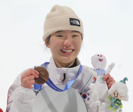 '18세 여고생 스노보더의 반란'…유승은, 설상 여자 첫 동메달