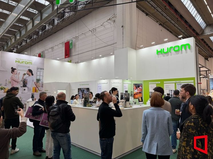 휴롬은 6일부터 10일까지 암비안테에서 전시 부스를 운영한다. 암비안테는 2025년 기준 4000여개 기업이 참가하고 약 9만6000여명이 참관한 세계 최대 규모의 소비재 박람회다. 휴롬