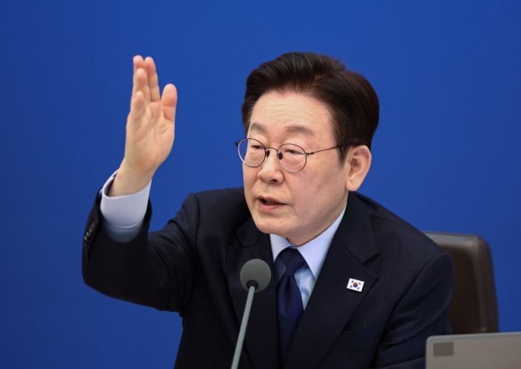 李대통령, 다주택자 '대출 연장 제한'도 시사…"아직도 판단 안 서시나"(종합)