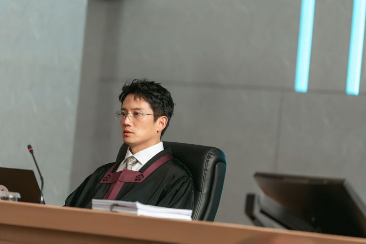 법복의 무게와 시대의 갈증…'판사'에게 정의를 묻다