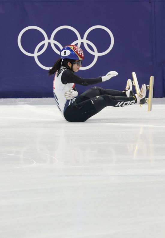 김길리, 美에 걸려 '꽈당'…韓쇼트트랙, 불운에 혼성계주 결승행 무산