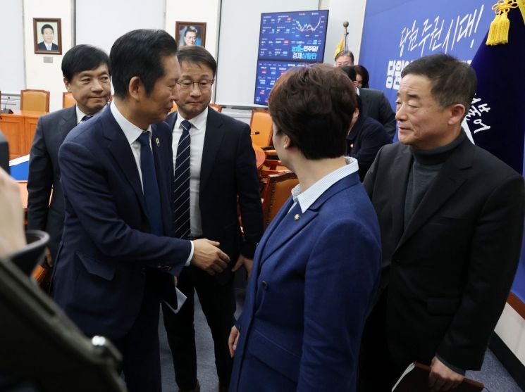 정청래 "지방선거 전 혁신당과 합당 논의 중단…국민과 민주당, 혁신당 당원에게 사과"(종합)