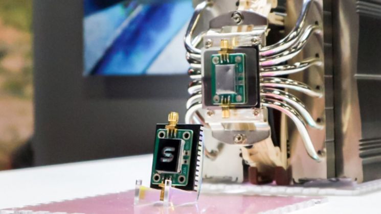 화합물 반도체는 통신 스위치, 전력 반도체 등 분야에 쓰인다. 스페이스포지