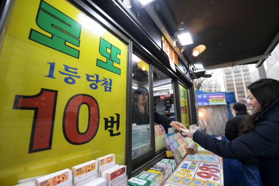 서울 강동구의 한 로또 판매점에서 1등 당첨 복권 5장이 한꺼번에 나와 화제가 되기도 했다(기사 이해를 돕기 위한 사진으로 기사 내용과 무관). 문호남 기자