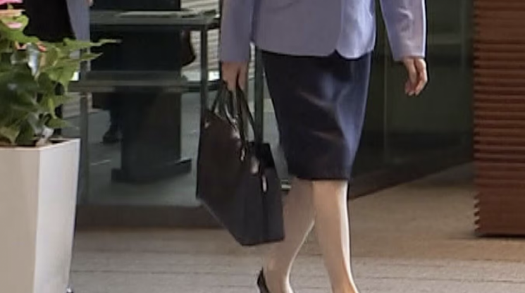 가방부터 볼펜까지 손만 대면 '열광'…전례없는 다카이치 팬덤활동 '사나카츠' [日요일日문화]