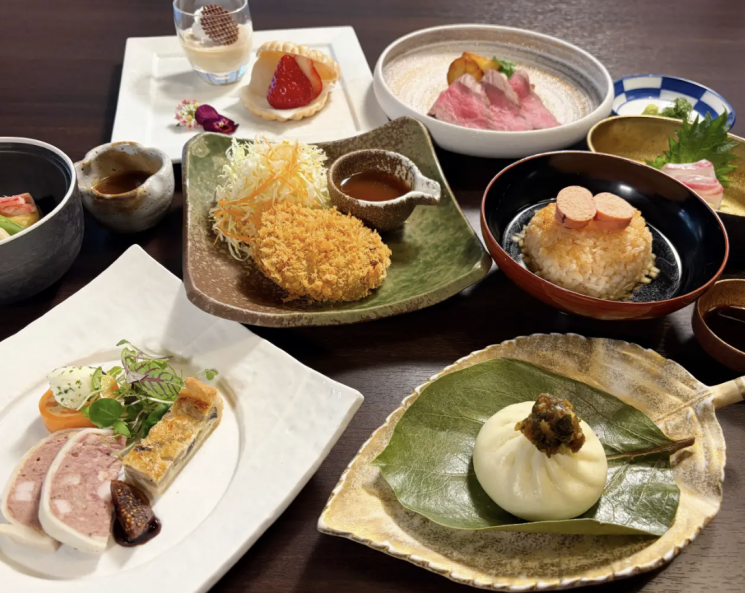 가방부터 볼펜까지 손만 대면 '열광'…전례없는 다카이치 팬덤활동 '사나카츠' [日요일日문화]