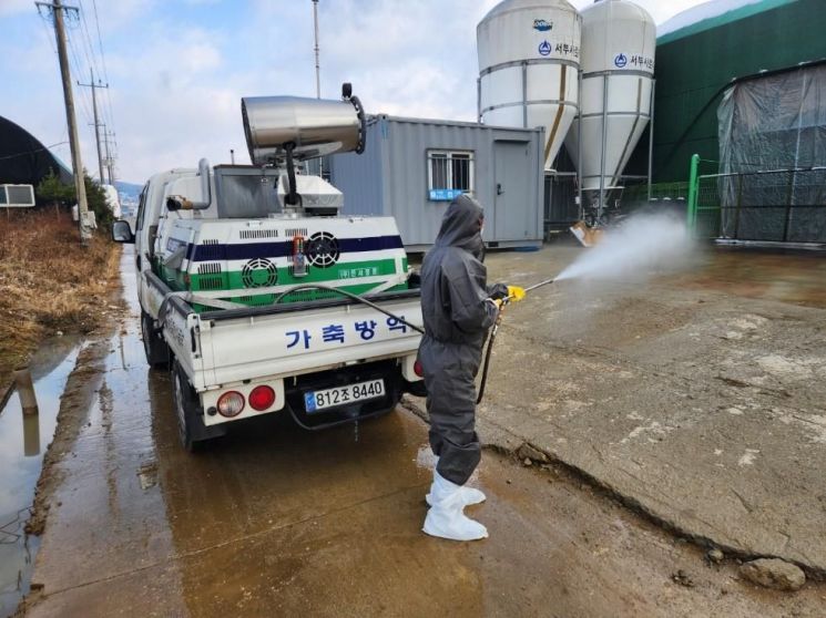 축산농장 소독현장. 고양시 제공