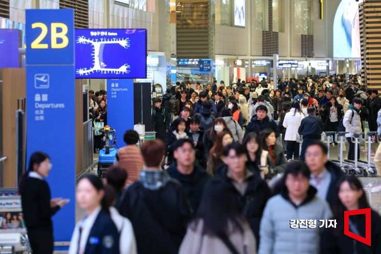 전쟁 터지자 "멀리는 못 가겠다"… 5월 황금연휴에 예약 10배 몰린 '이곳'