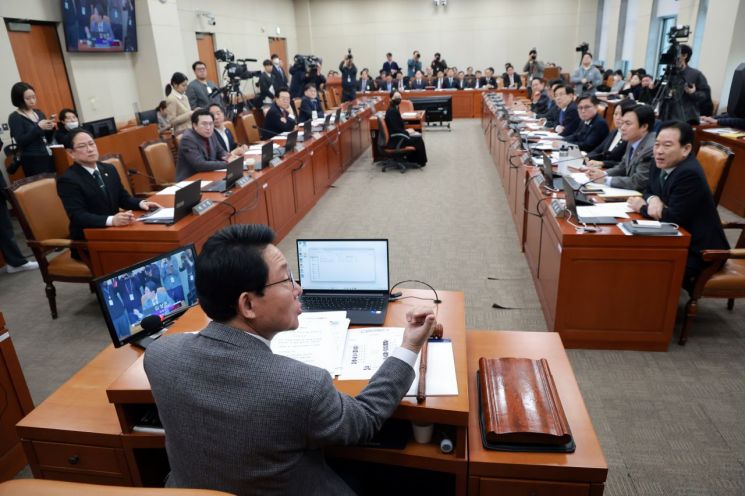 대미투자특위 첫 회의부터 비공개…野 "일방처리 않는다는 보장 있어야"