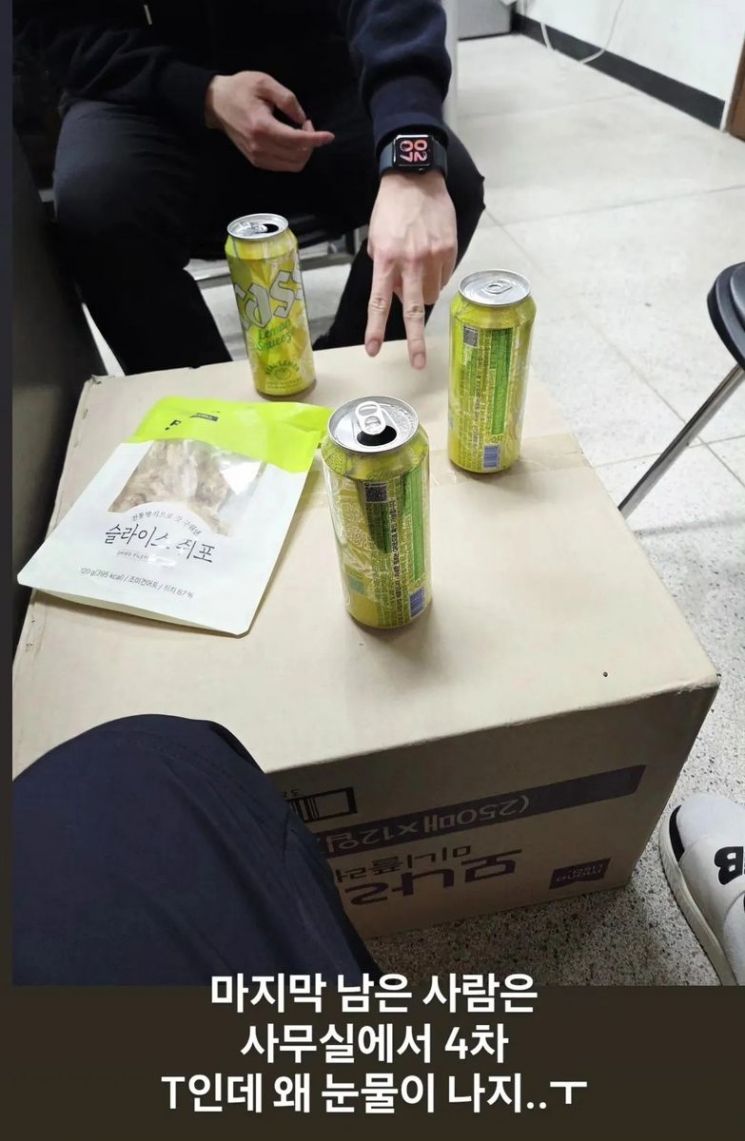 "사무실서 4차 술판" 인증샷까지…경찰 잇단 SNS 논란