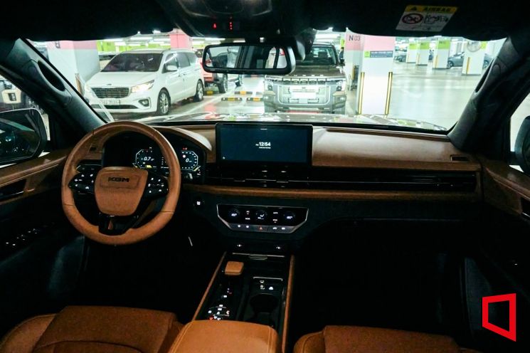 무쏘 운전석. KGM