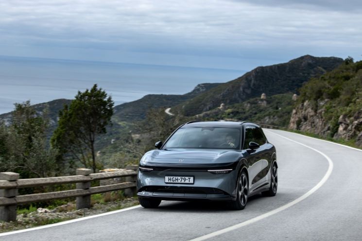 글로벌 상승세 탄 中 지커, 7X로 한국 상륙…모델Y와 정면승부