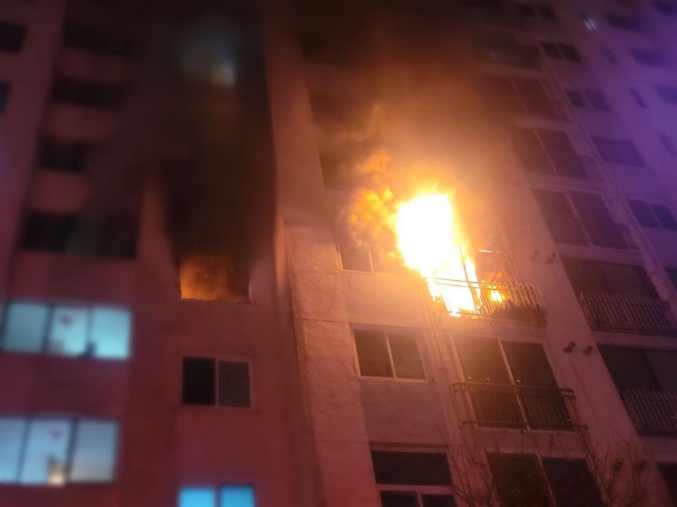 경찰, 서울 강서구 70대 아파트 방화 용의자 조사