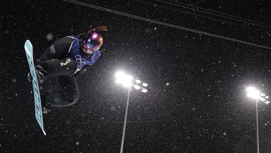 부상 당한 최가온 손 잡아줬다…'금빛 기적' 뒤엔 신동빈 '뚝심 지원' 있었다