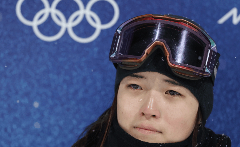 12일(현지시간) 이탈리아 리비뇨 스노파크에서 열린 2026 밀라노코르티나담페초 동계 올림픽 스키 스노보드 여자 하프파이프 결선에서 90.25점을 획득해 우승을 차지한 한국 최가온이 기뻐하고 있다. 연합뉴스