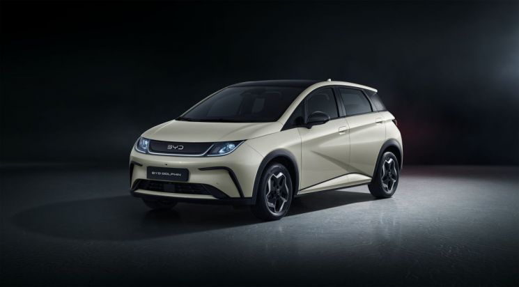 "더 이상 짝퉁 아니다" 저가 공세로 밀어붙이더니…전기차 판 흔든 BYD[으라車車]