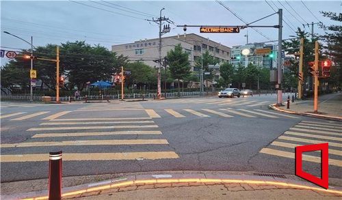 바닥형 보행신호등. 인천시 제공