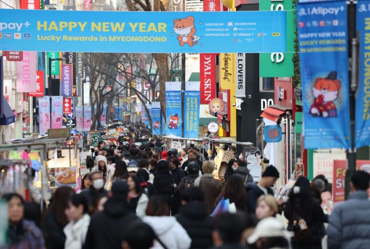 "한국 너무 좋아" 몰려오는 관광객들…"그런데 어디서 자?" 서울 호텔 턱없이 부족[주末머니]