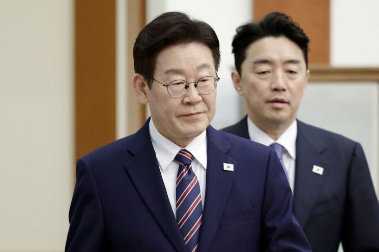 李대통령 "집 팔라고 강요 안 해…사족으로 전 1주택"