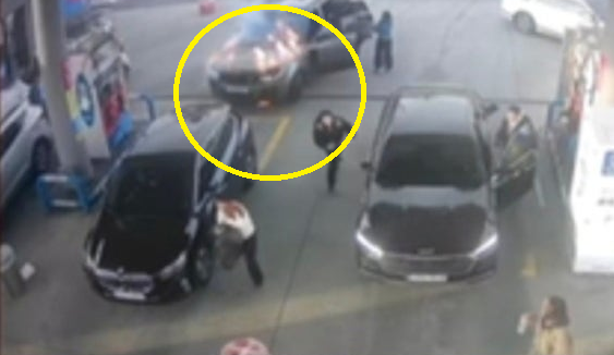 "빨리 내리세요" 운전자 내리자 '화염'…대형 참사 막은 군무원