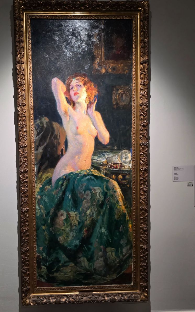 이탈리아 캄비아노 출신 초상화의 거장 자코모 그로소의 '거울 앞'. 최석진 기자