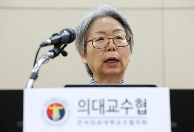 "과적된 배는 가라앉는다"…의대 교수들이 주장하는 '교육의 질'이란?