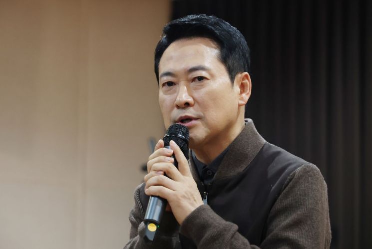 설 밥상머리엔 李대통령의 '부동산 SNS' 