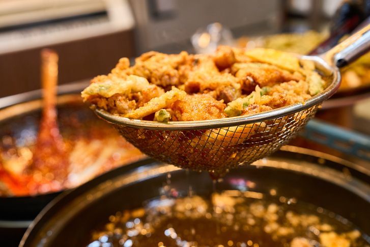 "대단한 맛, 도대체 어떻게 튀겼길래?"…외국인이 가장 선호하는 韓음식[K홀릭]