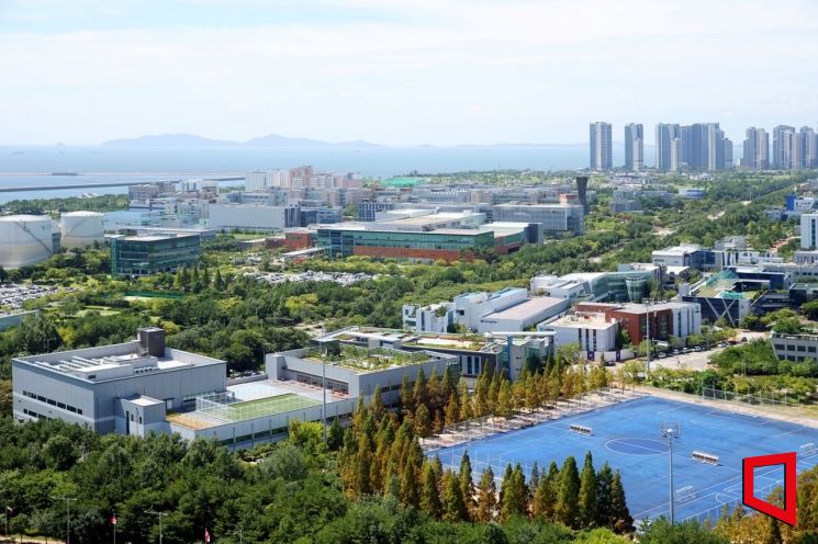 인천 송도국제도시 4공구에 생산·연구시설을 확장 중인 셀트리온. 인천경제자유구역청 제공