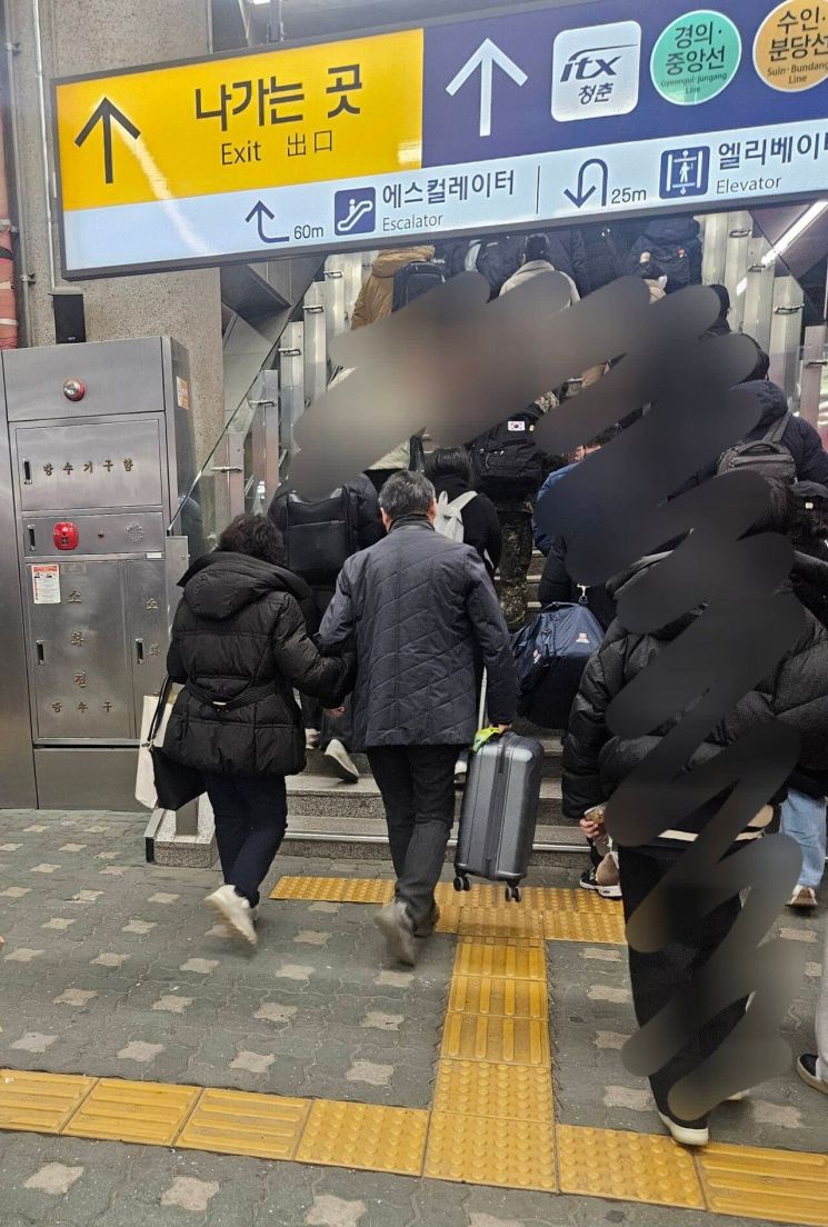 "어렵게 구한 좌석일텐데…울 뻔했어요" 귀경길 아이 엄마 감동시킨 배려