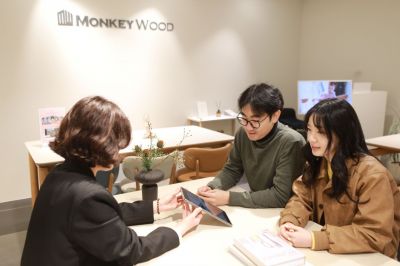 Lotte Department Store Gwangju Branch is presenting this year’s first wedding fair, "All About Premium Wedding." Provided by Lotte Department Store Gwangju Branch