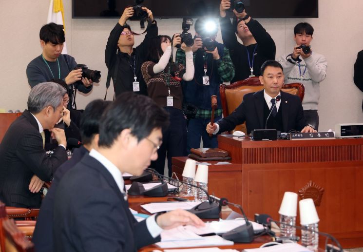 '자사주 소각 의무화' 3차 상법개정안, 국회 법사소위 통과