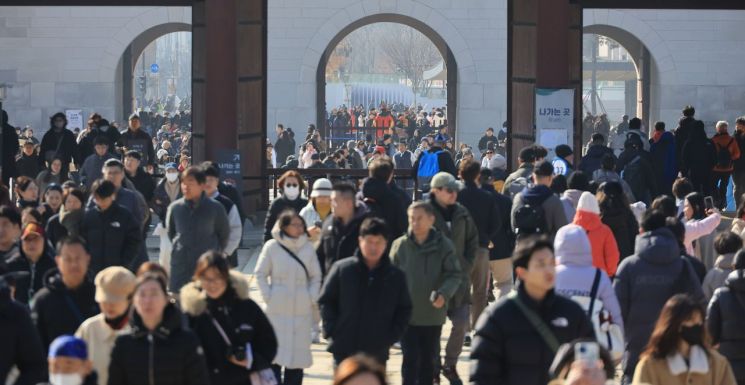 韓 항공사, 중국 노선 늘리자…中 매체 "한중 경제 통합 위한 투자"