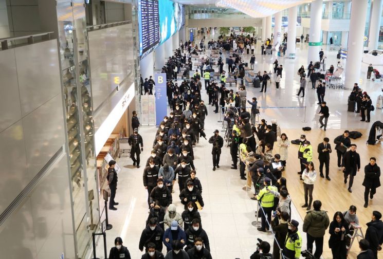 '전 세계가 털렸다' 연간 90조 꿀꺽…30만 명 동원된 스캠 단지