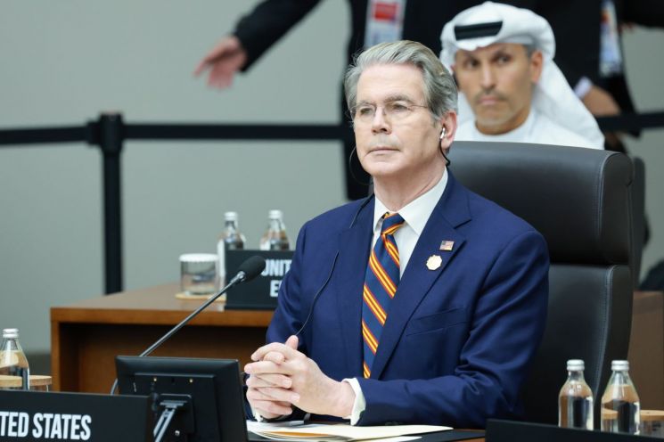 베선트 재무장관 "대체관세 시행할 것…올해 관세 수익 변동 없다"