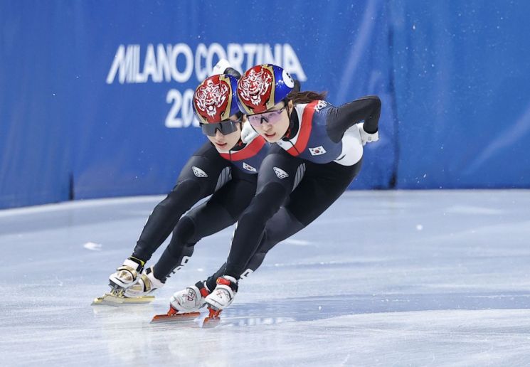 李대통령 "세계 최강 쇼트트랙, 참 자랑스럽다"…김길리 金·최민정 銀·남자계주 銀