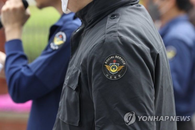 "일반인도 163일 튀고, 아이돌도 102일 튀고"…사회복무요원이 장난인가요