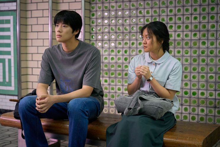 지하 주차장에 숨은 '낙인'들, 서열화된 세상을 들이받다[슬레이트]