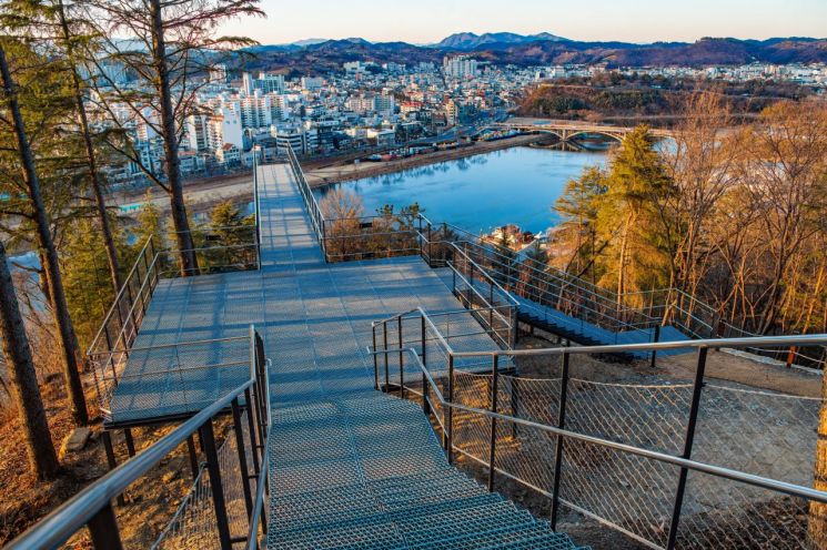 진주시, 원도심 살릴 ‘망경공원’ 조성 박차… 남강·비거 테마 관광거점 기대