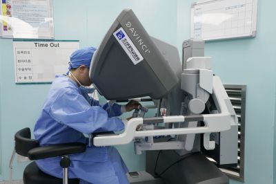 조대병원 신민호 교수, 최초 로봇수술 생체 공여 신장절제술 성공