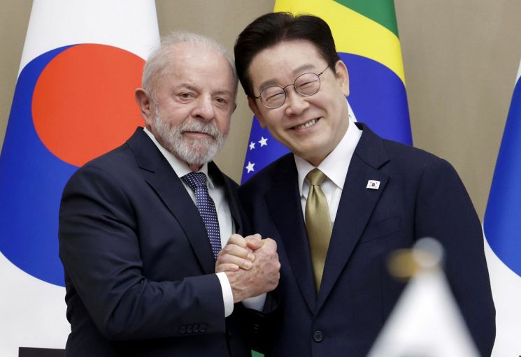 다시 만난 '소년공 출신' 韓·브라질 대통령 …'전략적 동반자관계'로 격상