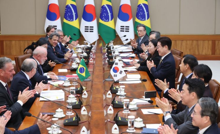 李대통령 "'전략적 동반자 관계'로 격상"…룰라 "핵심 광물에 韓기업 투자하길"