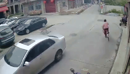 "넘어져서 도와줬더니 보따리 내놓으라는 격" 황당 손해배상 청구 시끌