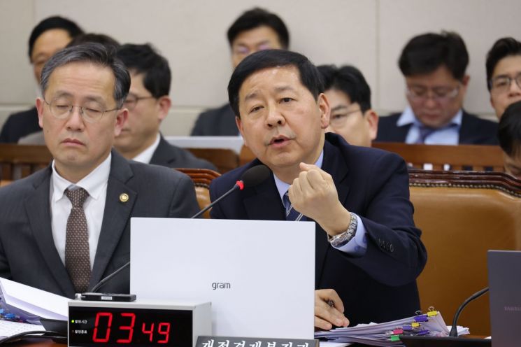 구윤철 "호르무즈 해협 봉쇄 가능성, 韓경제 영향 최소화 방안 마련중"